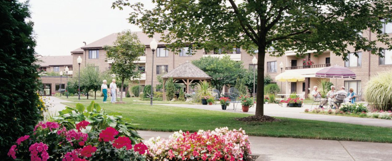 SMV-Courtyard-Outdoor-of-facility-1 Sunset Manor and Village Courtyard Outdoor of Facility